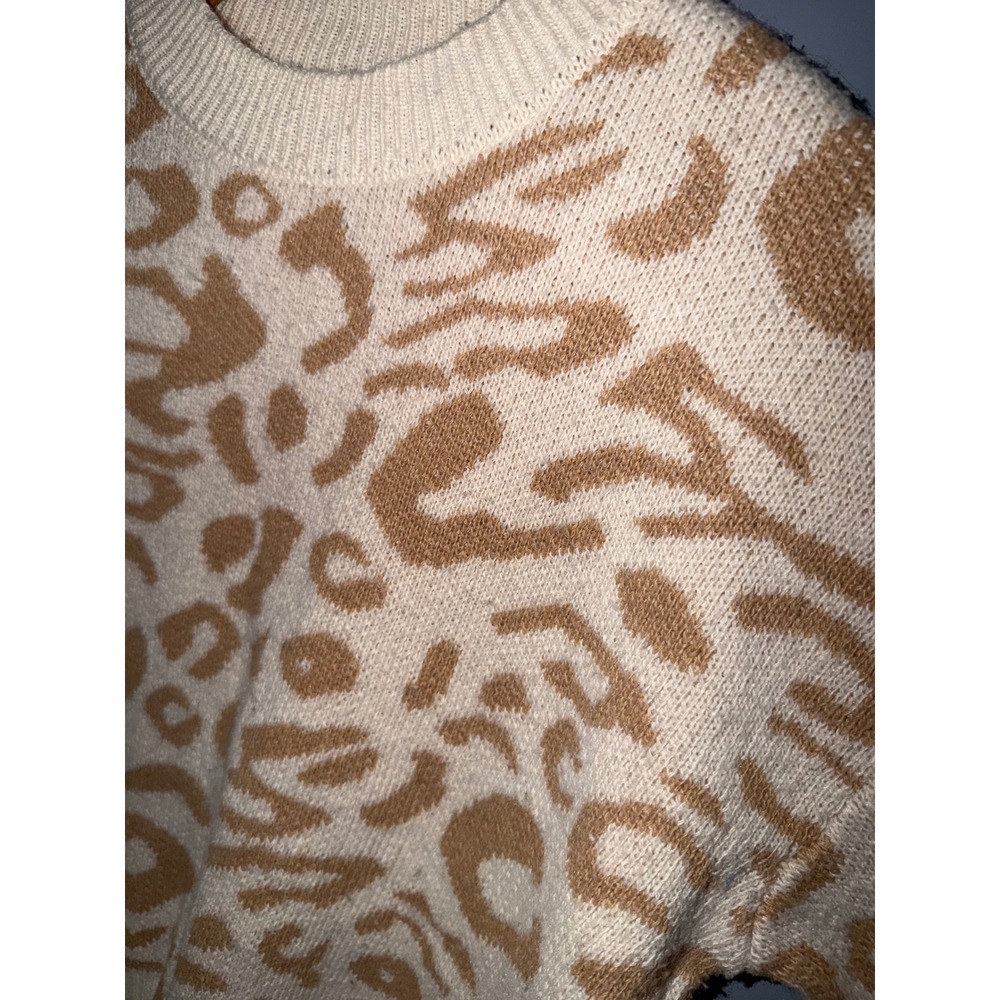 SHEIN Leopard Print Crewneck Sweater Cream Tan‎ Size S Casual Cozy - Picture 2 of 5